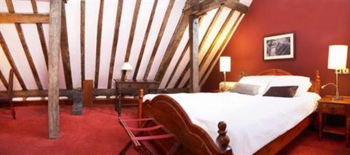 фото отеля The Riverside Inn Chelmsford