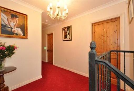 фото отеля Claremount House Bed & Breakfast Galway