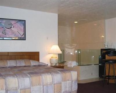 фото отеля Red Carpet Inn Medford