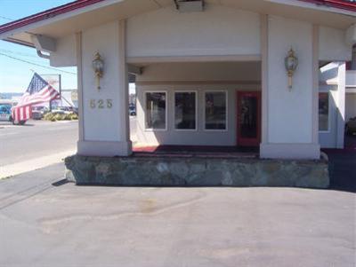 фото отеля Red Carpet Inn Medford