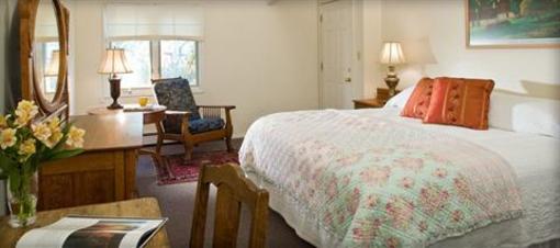 фото отеля The Woodstock Inn on the Millstream