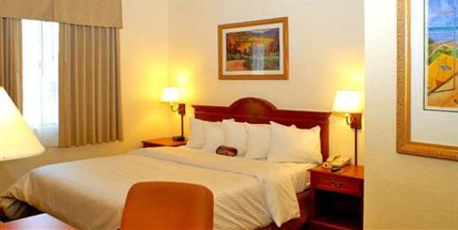 фото отеля Guest House International Inn & Suites