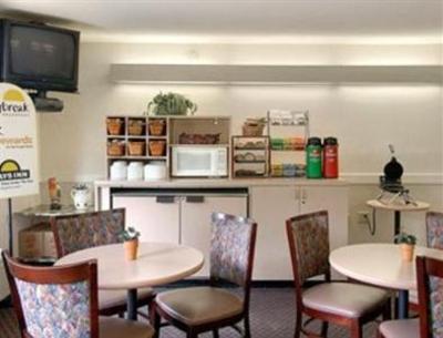 фото отеля Days Inn Cary Hotel