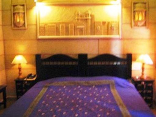 фото отеля Hotel Lalgarh Fort & Palace