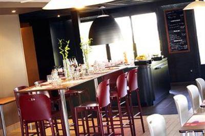 фото отеля Campanile Bordeaux Le Bouscat