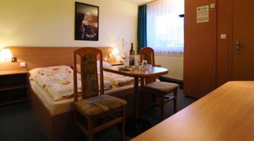 фото отеля Kobero Motel Ostrovacice