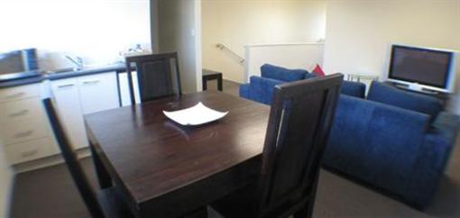фото отеля Aeroline Apartments Manukau City