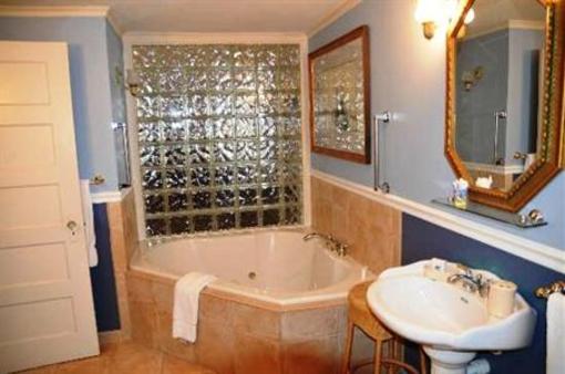 фото отеля The Cuthbert House Inn