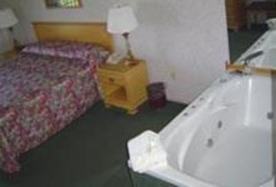 фото отеля Bay Winds Inn Petoskey