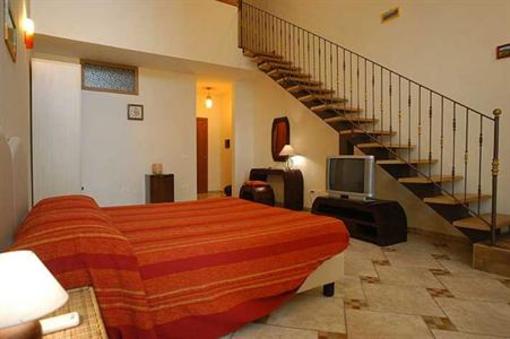 фото отеля Chiatamone B&B