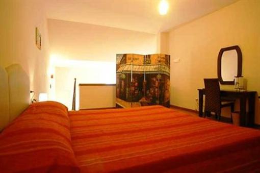 фото отеля Chiatamone B&B