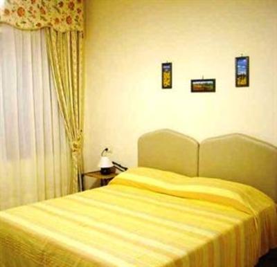 фото отеля Chiatamone B&B