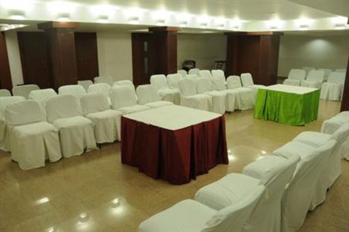 фото отеля Shelter Beach Resort Mahabalipuram