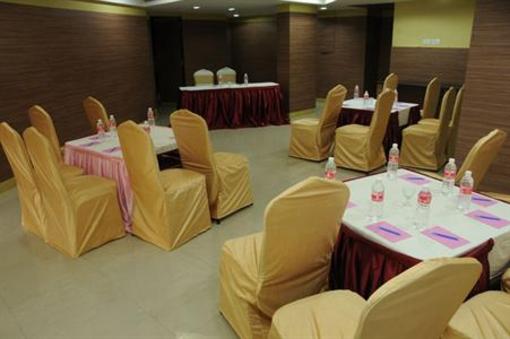 фото отеля Shelter Beach Resort Mahabalipuram