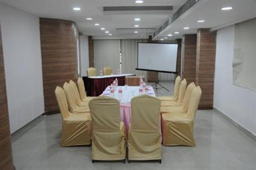 фото отеля Shelter Beach Resort Mahabalipuram