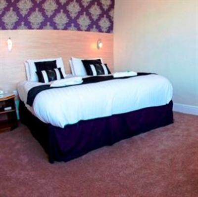 фото отеля Lothersdale Hotel