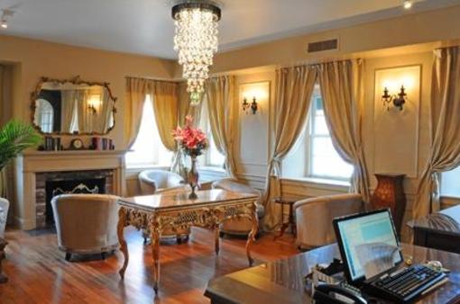 фото отеля Garrison Inn Boutique Hotel