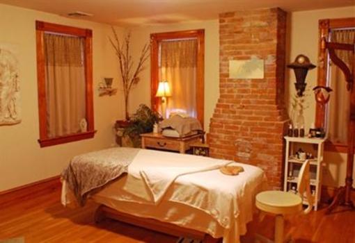 фото отеля Garrison Inn Boutique Hotel
