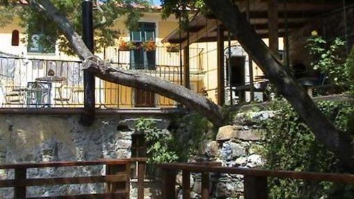 фото отеля Agriturismo Casa del Bosco Borzonasca