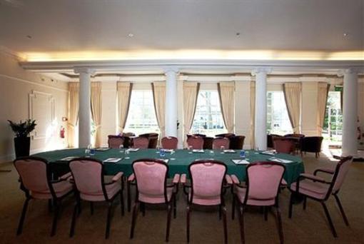фото отеля Phyllis Court Club Hotel Henley-on-Thames