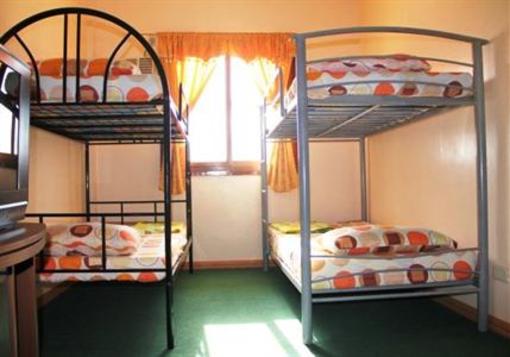 фото отеля Red Parrot Inn