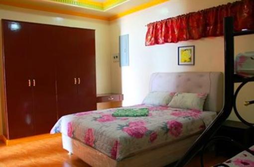 фото отеля Red Parrot Inn
