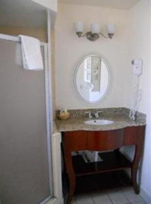 фото отеля Oasis Inn & Suites