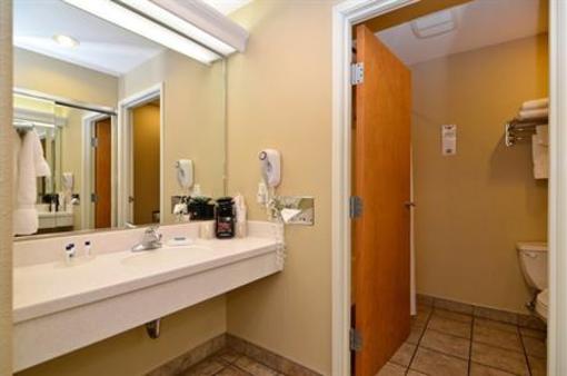 фото отеля BEST WESTERN PLUS Lodge at River's Edge
