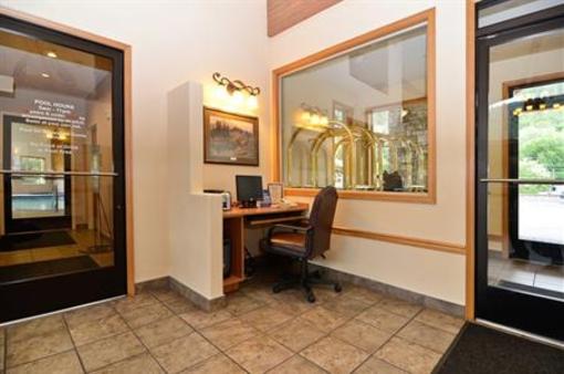фото отеля BEST WESTERN PLUS Lodge at River's Edge