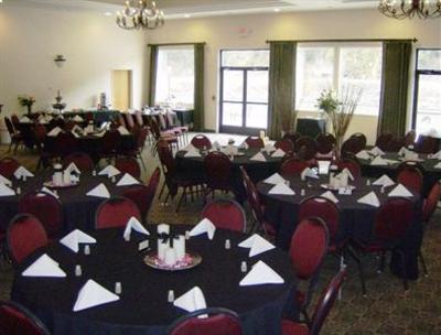 фото отеля BEST WESTERN PLUS Lodge at River's Edge