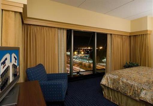 фото отеля SpringHill Suites Norfolk Old Dominion University