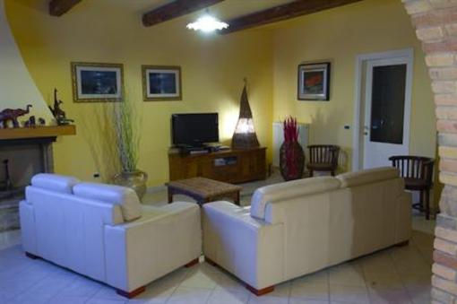 фото отеля B & B La Casa Del Palombaro