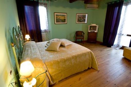 фото отеля B & B La Casa Del Palombaro
