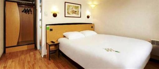 фото отеля Hotel Campanile Montesson Le Vesinet
