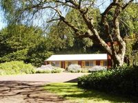 Twelve Apostles Motel & Country Retreat