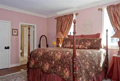 фото отеля The Wayside Inn Bed & Breakfast