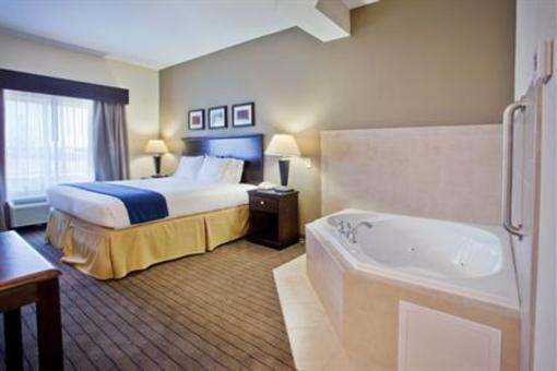 фото отеля Holiday Inn Express & Suites Moultrie