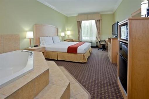 фото отеля Holiday Inn Express Vacaville