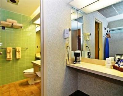 фото отеля BEST WESTERN Gateway Adirondack Inn