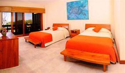 фото отеля Finch Bay Eco Hotel