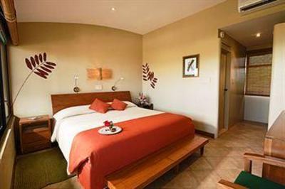 фото отеля Finch Bay Eco Hotel