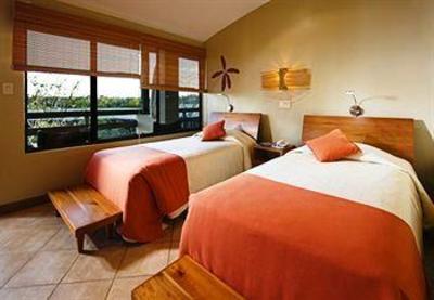 фото отеля Finch Bay Eco Hotel