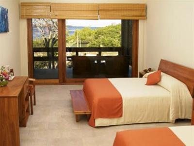фото отеля Finch Bay Eco Hotel