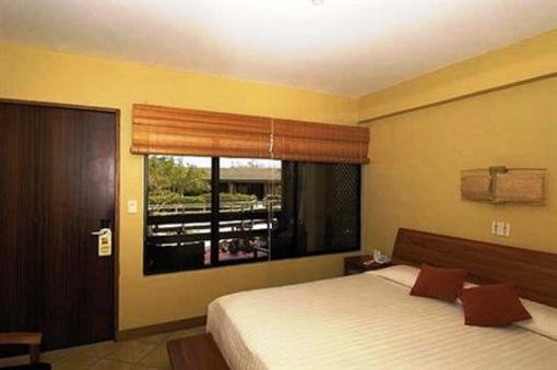 фото отеля Finch Bay Eco Hotel