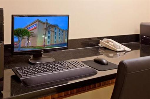 фото отеля Candlewood Suites Lax Hawthorne