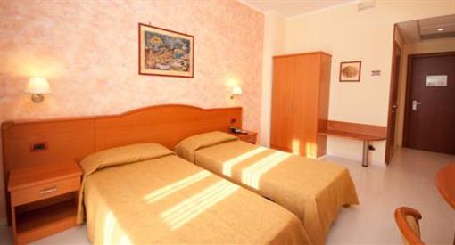 фото отеля Brindor Hotel