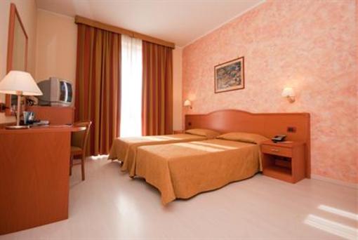 фото отеля Brindor Hotel