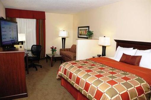 фото отеля BEST WESTERN Plus Huntersville Inn & Suites Near Lake Norman