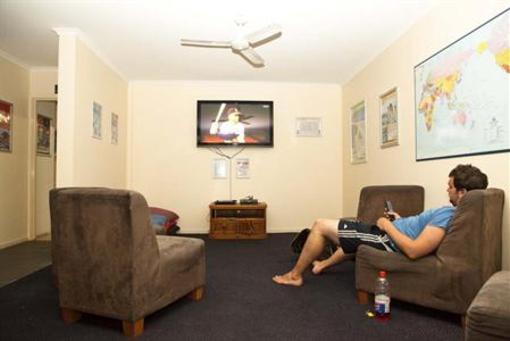 фото отеля Surfers Paradise YHA at Main Beach