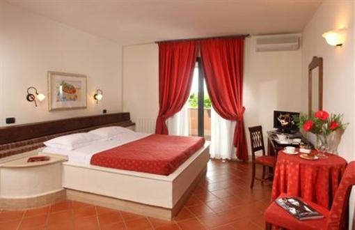 фото отеля Residence Villa Poggiochiaro Montalto di Castro